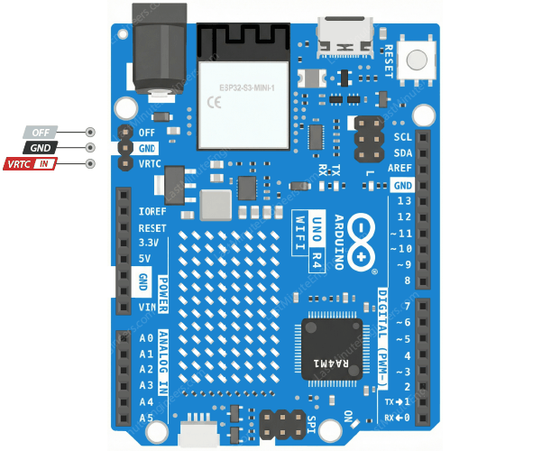 Los pines OFF y VRTC del Arduino UNO R4 WiFi, junto al conector de alimentación